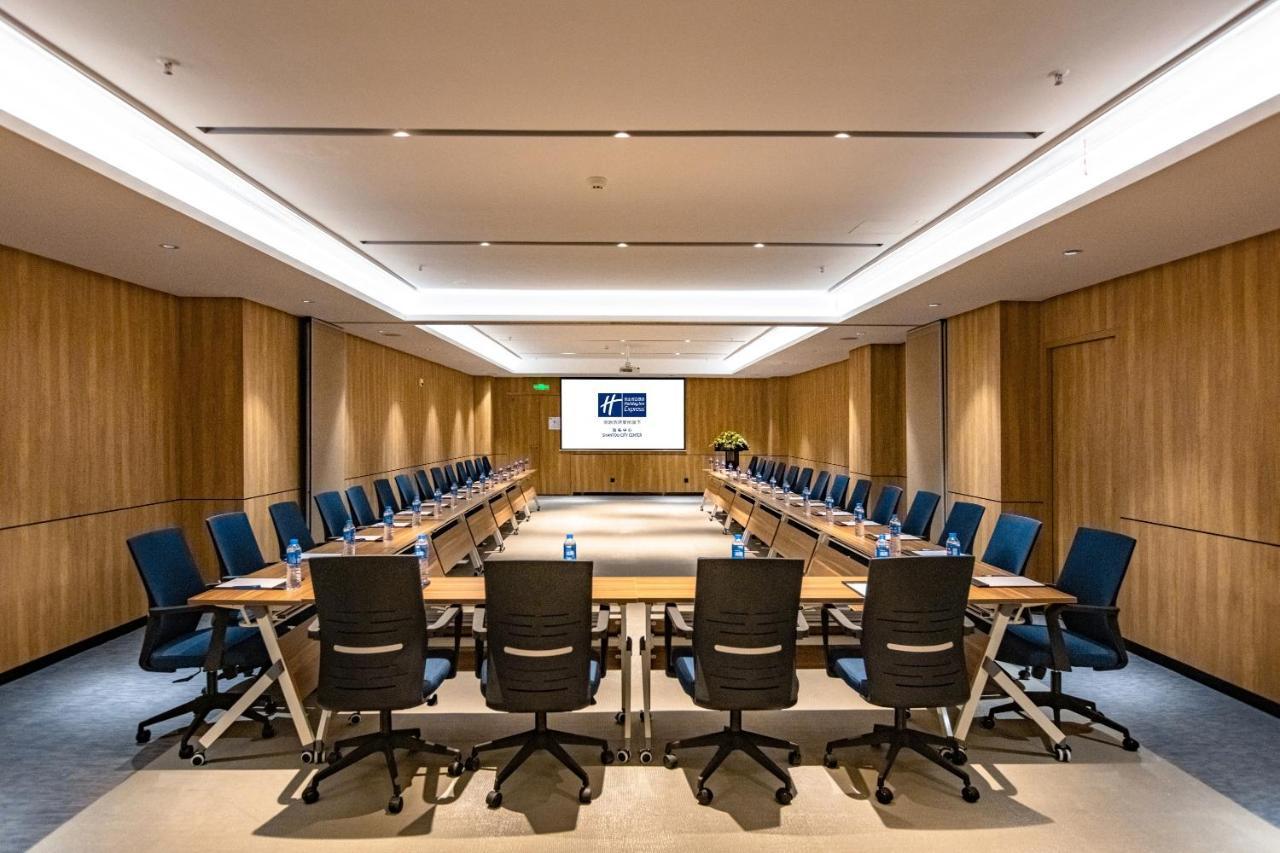 Holiday Inn Express Shantou City Center By Ihg Екстер'єр фото